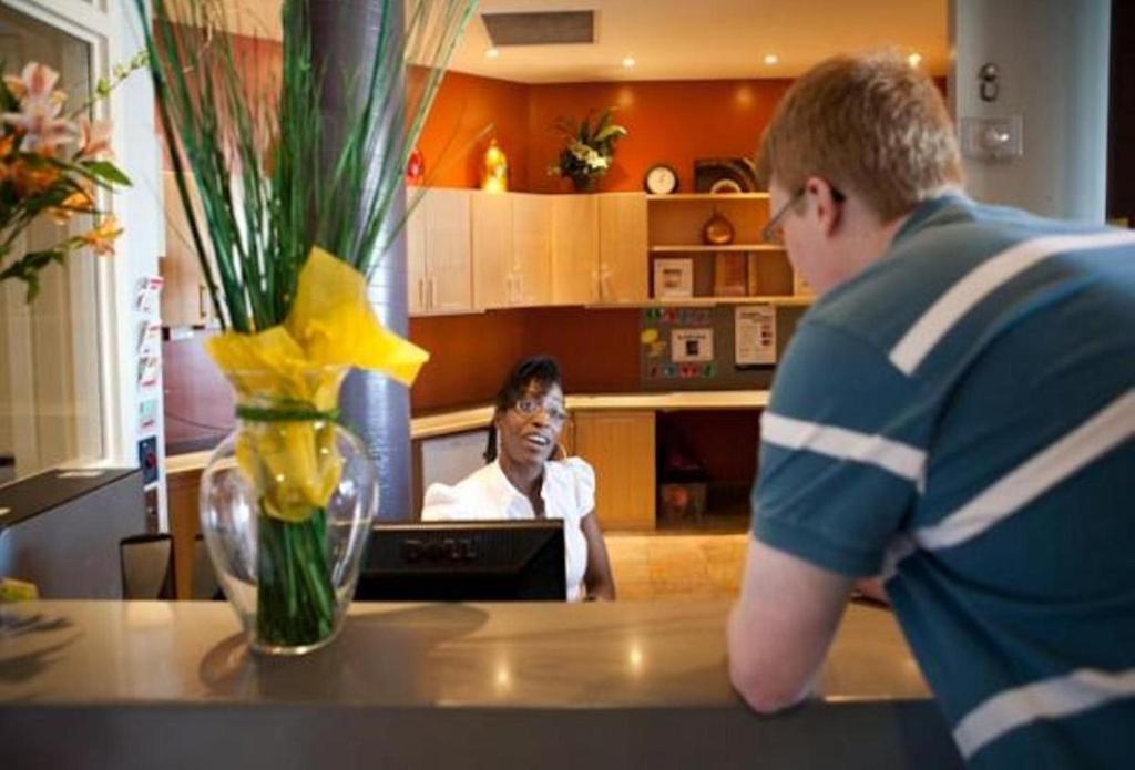 Humber College North Campus Residence Brampton Luaran gambar